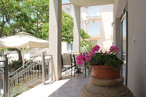 Achilles Hotel