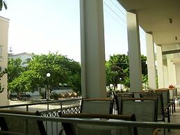 Achilles Hotel