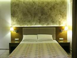 Achilles Hotel