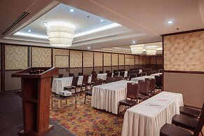 Ramada by Wyndham Manila Central