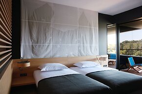 Lone Hotel by Maistra Collection