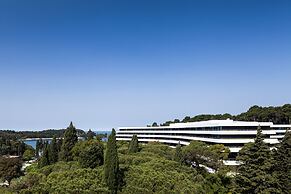 Lone Hotel by Maistra Collection
