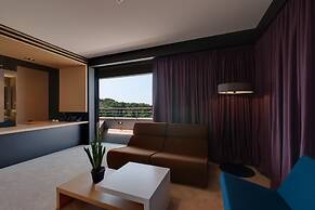 Lone Hotel by Maistra Collection