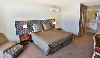 Lady Bay Resort