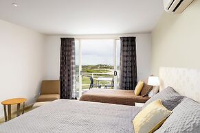 Lady Bay Resort
