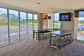 Lady Bay Resort