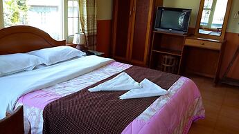Hotel Grand Holiday