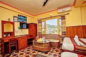 Hotel Grand Holiday