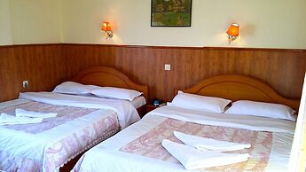Hotel Grand Holiday