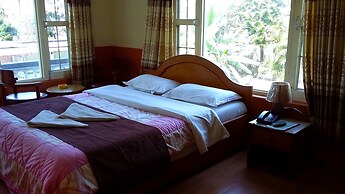 Hotel Grand Holiday