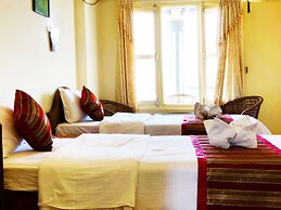 Hotel Grand Holiday