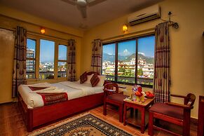Hotel Grand Holiday