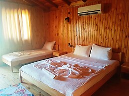 Ada Boutique Hotel