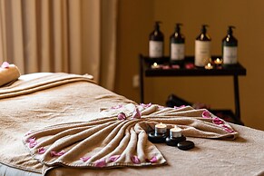 Al Maaden VillaHotel & Spa