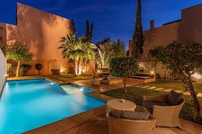Al Maaden VillaHotel & Spa