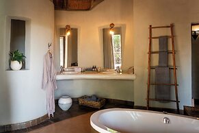 Madikwe Safari Lodge