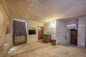 Castle Cave Hotel