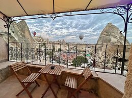 Castle Cave Hotel