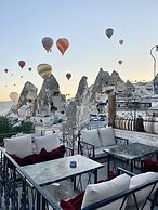 Castle Cave Hotel