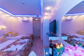 Charm Hotel