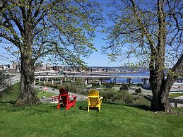 Homeport Historic Bed & Breakfast/Inn c 1858