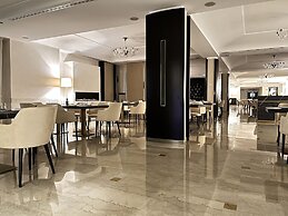 Magic Hotel