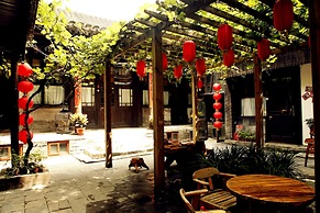 Hill Lily Courtyard