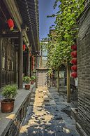 Hill Lily Courtyard