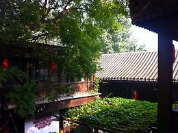 Hill Lily Courtyard