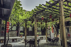 Hill Lily Courtyard