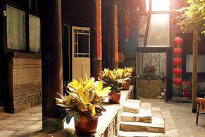 Hill Lily Courtyard