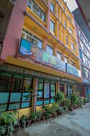 Hotel Silver Home - Hostel
