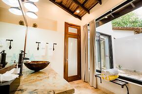 Almond Beach Resort at Jaguar Reef