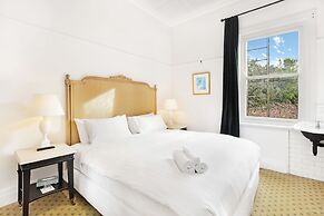 The Robertson Hotel