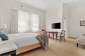 The Robertson Hotel