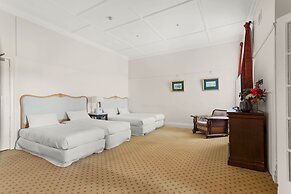 The Robertson Hotel