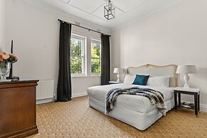 The Robertson Hotel