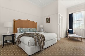 The Robertson Hotel