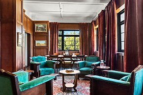The Robertson Hotel