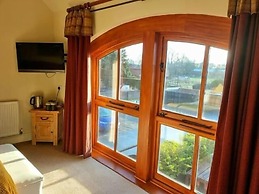 The Oak Tree Inn