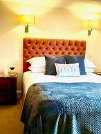 The Oak Tree Inn