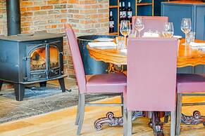 The Oak Tree Inn