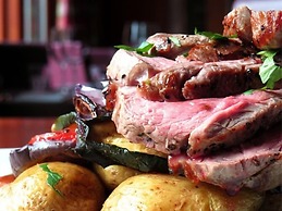 The Oak Tree Inn