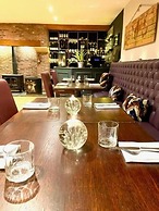 The Oak Tree Inn