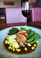 The Oak Tree Inn