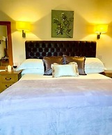 The Oak Tree Inn