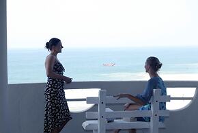 Oasey Beach Hotel