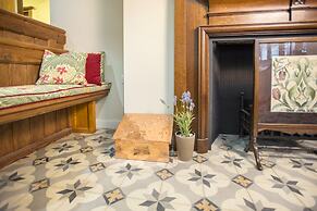 Nanny Brow