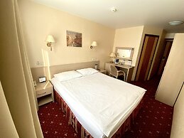 Amaks City Hotel