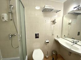 Amaks City Hotel